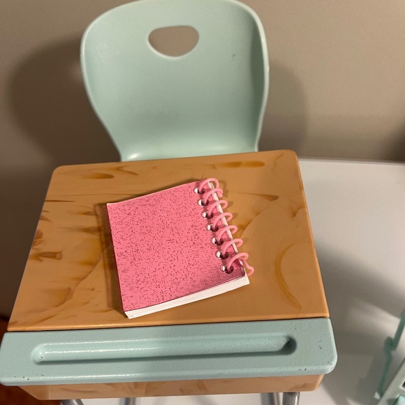 Our Generation Desk with notebook and a glitter girl Easel - Picture 2 of 4
